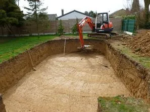 Construction piscine à Vénissieux. 